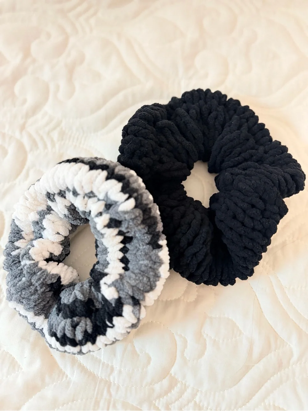 Knitted Black and Gray Ombre Scrunchie Set - Women Accessories
